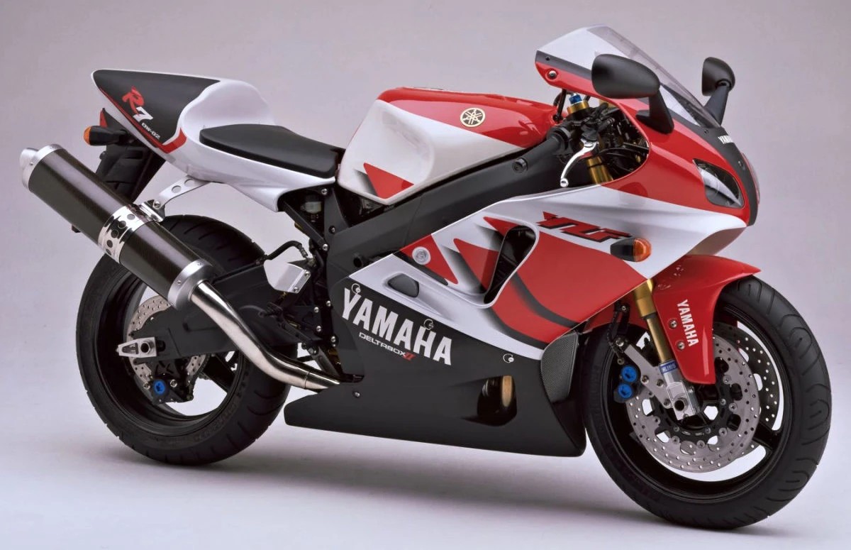Yamaha_750_YZF-R7_750_1999.jpg