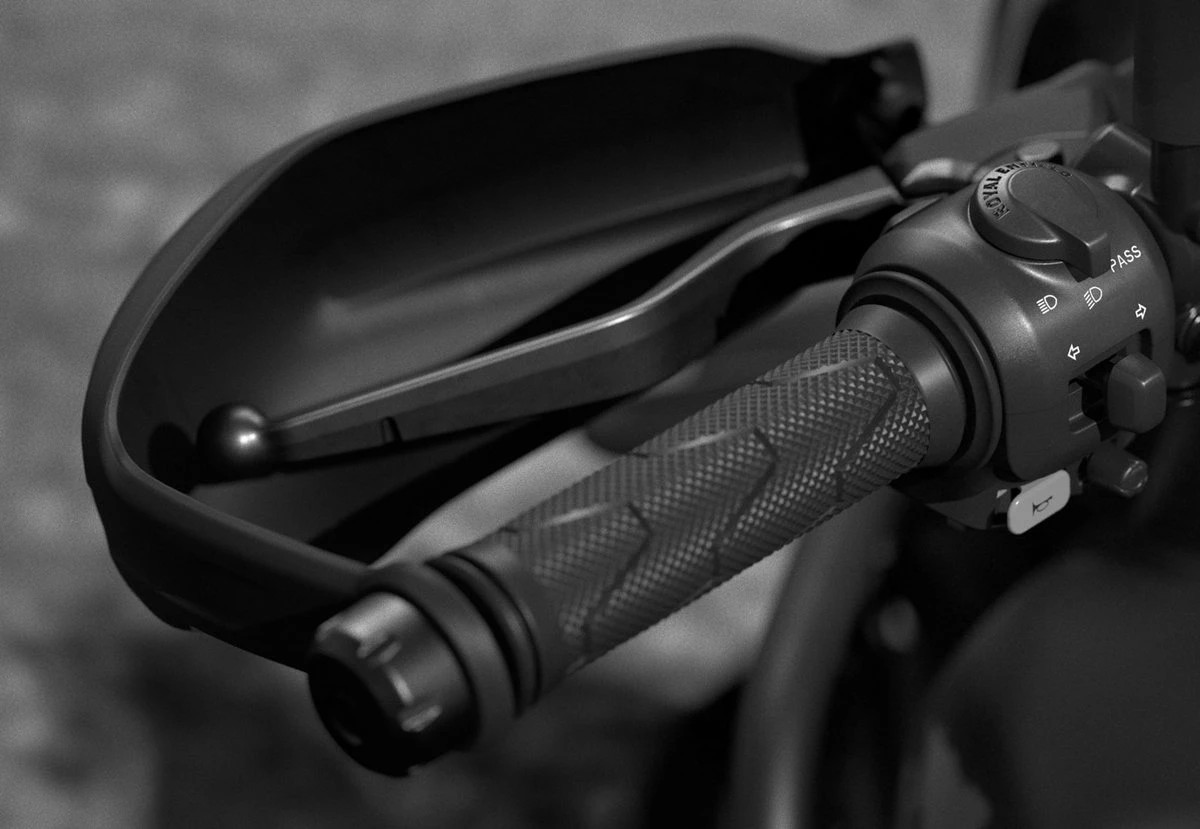 Royal Enfield 450 Himalayan Mana Black