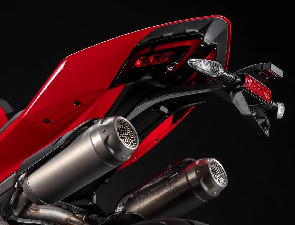 Ducati Streetfighter V2