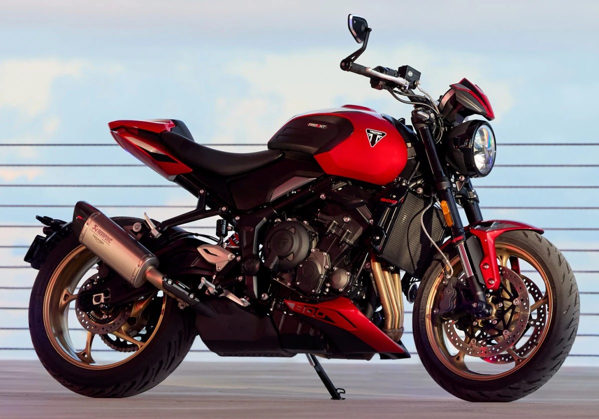 Triumph 800 Trident