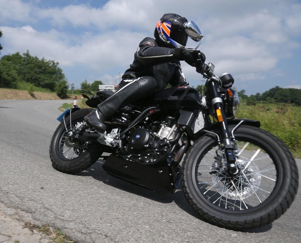 Fb-Mondial Hipster 300